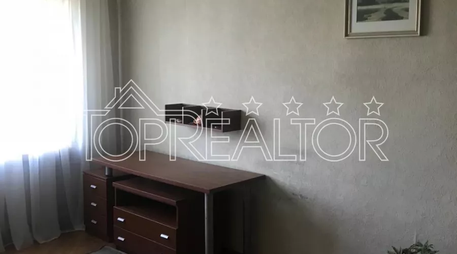 Продам 3 кімнатну квартиру в центрі, вул. Єсеніна | Toprealtor