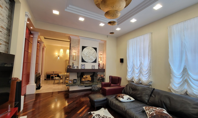 Продам 4-комнатную квартиру в красивом особняке на ул. Максимилиановской (бывш. Ольминского) | Toprealtor