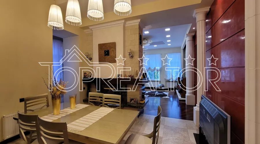 Продам 4-кімнатну квартиру в красивому особняку на вул. Максиміліанівській (колишня Ольмінського) | Toprealtor