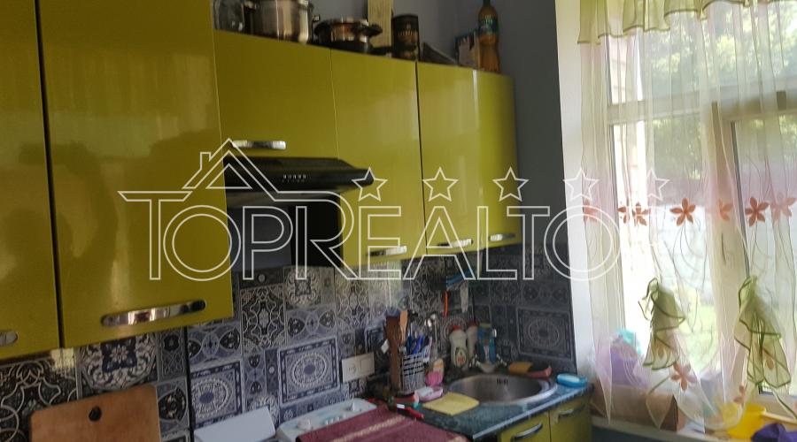 Продам 2-этажный дом в районе м. Защитников Украины, с ремонтом | Toprealtor
