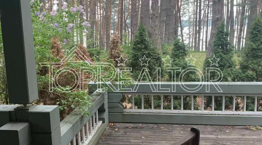 Продам унікальний маєток на березі водосховища на Старому Салтові | Toprealtor