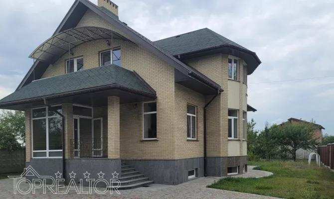 Продам 3-поверховий будинок з пошкодженнями після обстрілів на Великій Данилівці | Toprealtor