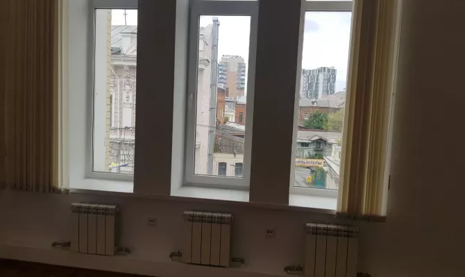 Здам в оренду офіс загальною площею 250 кв.м., в центрі міста ст. м. Університет | Toprealtor