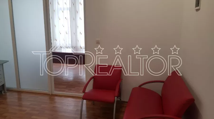 Здам в оренду офіс загальною площею 250 кв.м., в центрі міста ст. м. Університет | Toprealtor