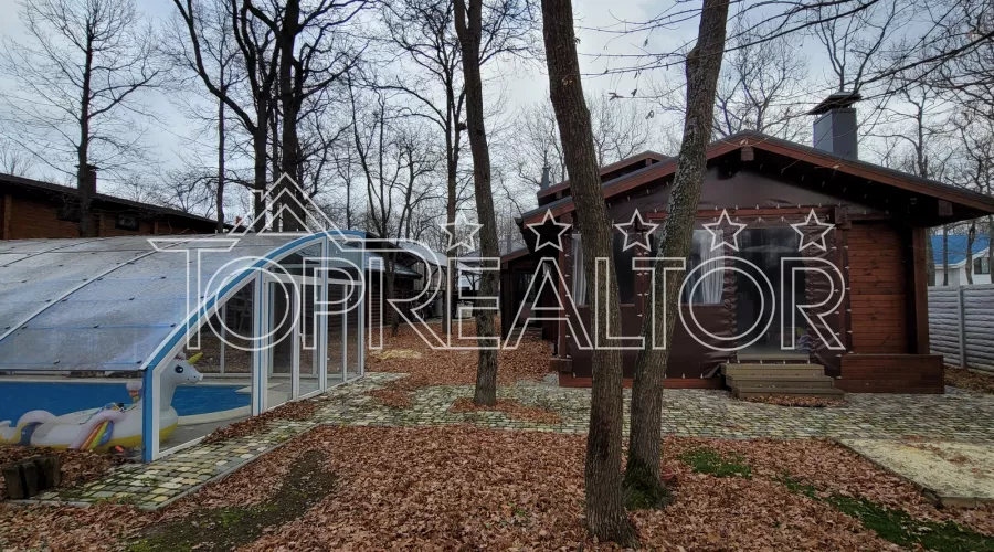 Продам дерев'яний будинок-зруб в селищі Лісове | Toprealtor