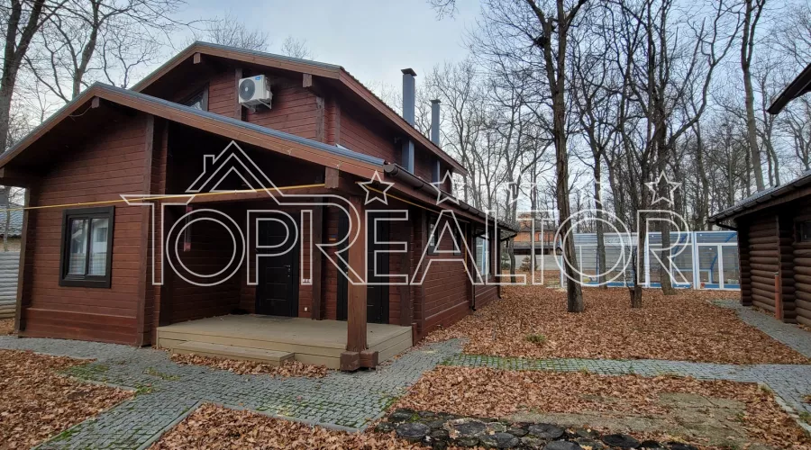 Продам дерев'яний будинок-зруб в селищі Лісове | Toprealtor