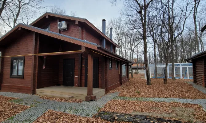 Продам дерев'яний будинок-зруб в селищі Лісове | Toprealtor