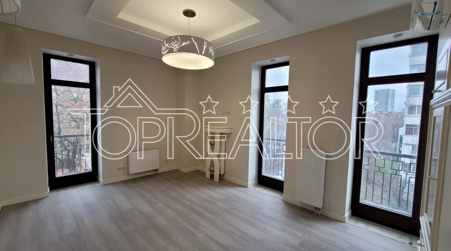 Продам 4-кімнатну квартиру з новим ремонтом на Бакуліна 33 | Toprealtor