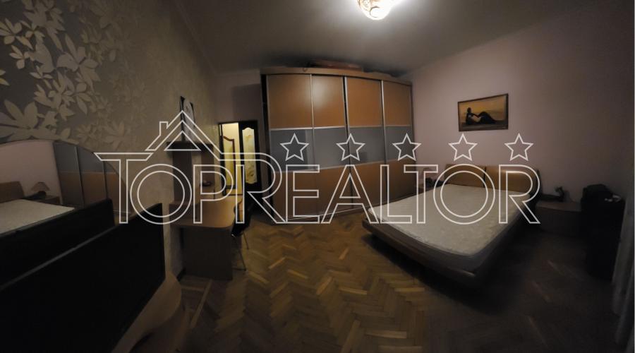 Продам 3-комнатную квартиру в сталинке рядом с парком Горького | Toprealtor