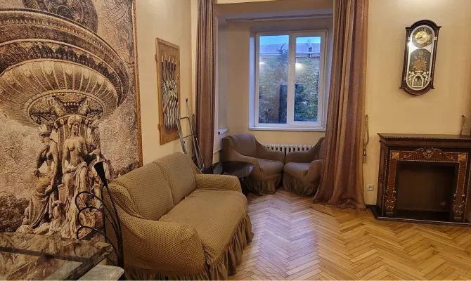 Продам 3-кімнатну квартиру в сталінці поруч з парком Горького | Toprealtor