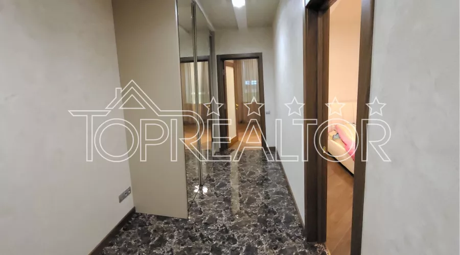 Продам 2-кімнатну квартиру в престижному будинку на вул.Космічній | Toprealtor