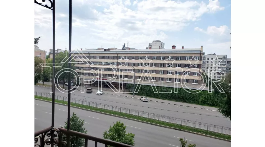 Продам 1-кімн. квартиру в сталінці навпроти Націоналя | Toprealtor