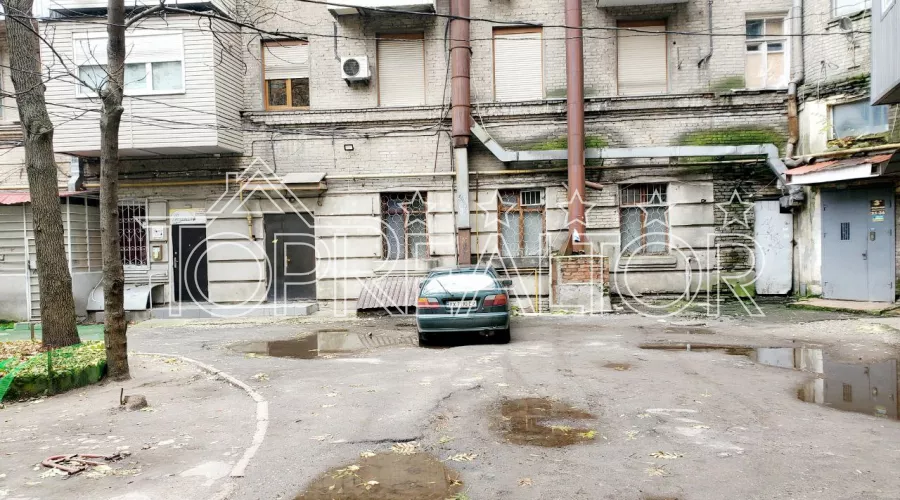 Продам приміщення 252 кв.м. під нежитлове призначення на просп.Героїв Харкова, 3 | Toprealtor