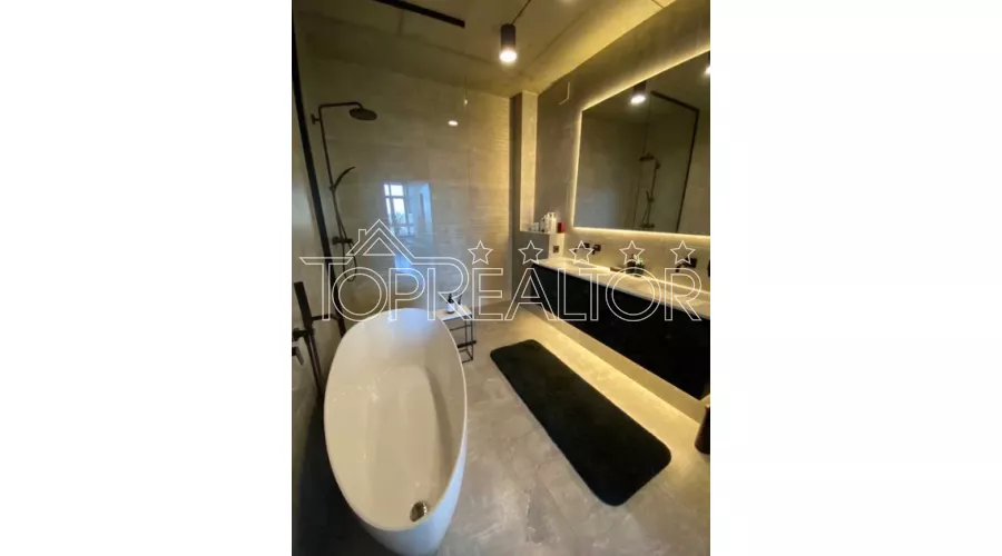 Продаж дизайнерської квартири на двох ЖК Білий Слон | Toprealtor