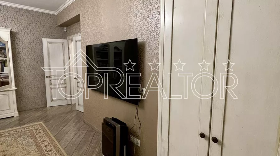 Продам 3-кімнатну квартиру з ремонтом поруч з парком Горького | Toprealtor