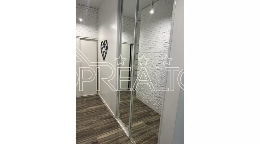 Здається в оренду 4-кімн. студійна квартира з 3-ма спальнями в Будинку на набережній | Toprealtor