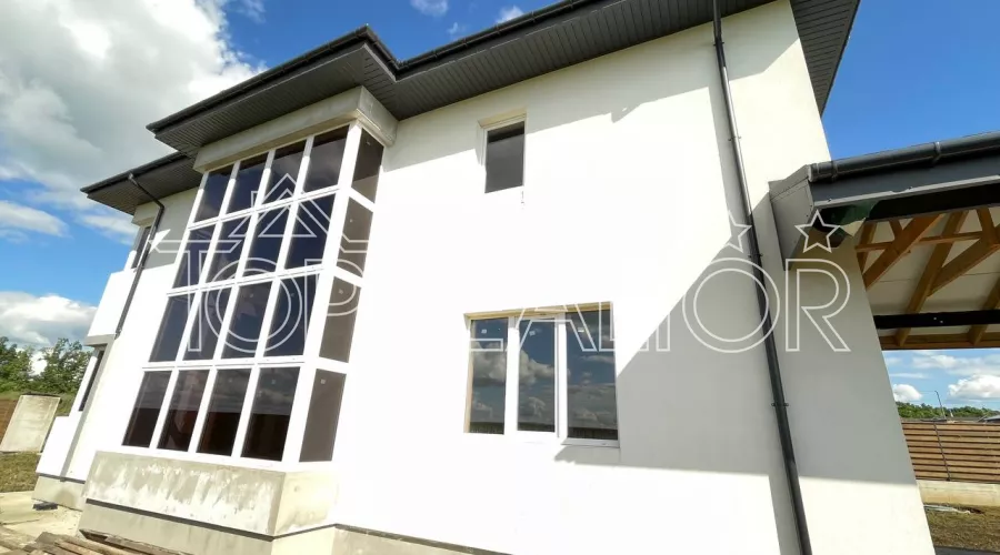 Продам сучасний будинок в котеджному містечку Нова Флорінка | Toprealtor