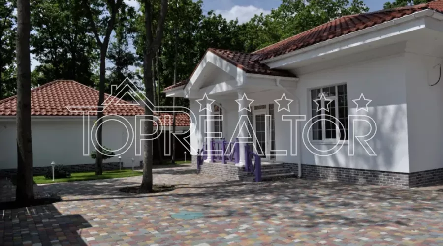 Продам котедж в селищі Лісному | Toprealtor