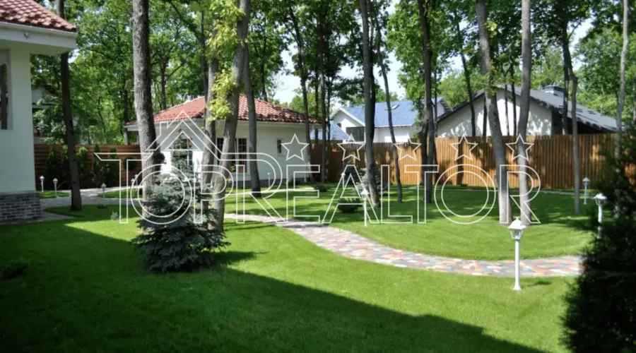 Продам котедж в селищі Лісному | Toprealtor