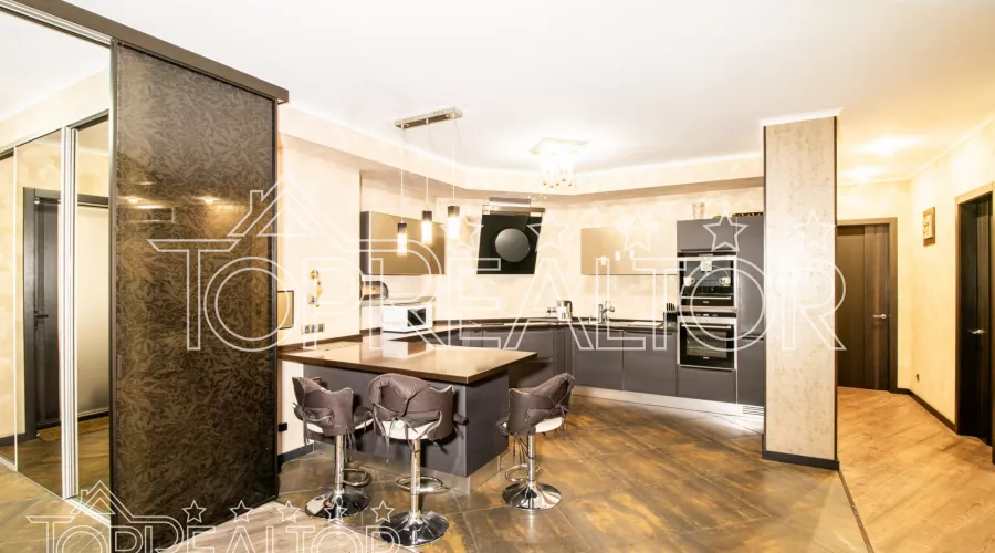 Продам 4-комн. квартиру по улице Свободы 36А | Toprealtor