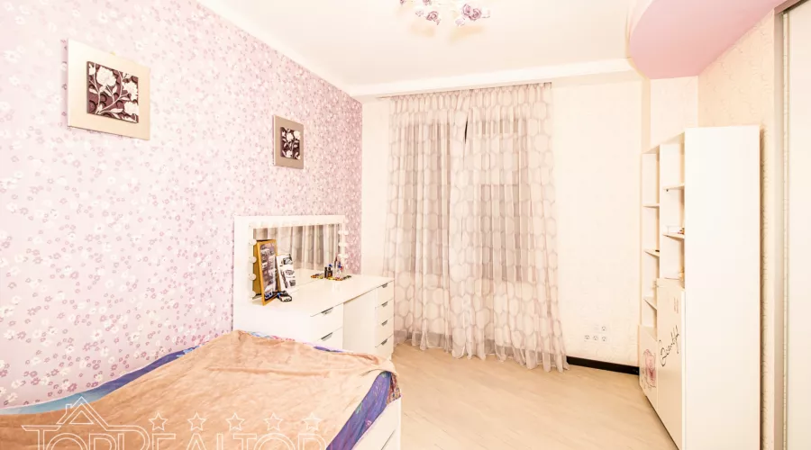 Продам 4-кімн. квартиру по вулиці Свободи 36А | Toprealtor