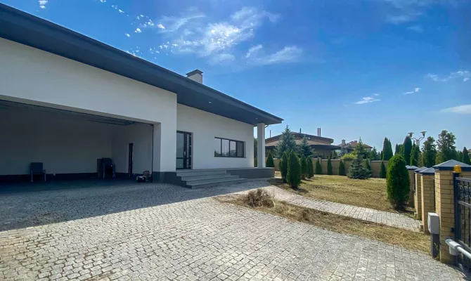 Продам 1-поверховий будинок на Флоринці-1 за МЕТРО | Toprealtor