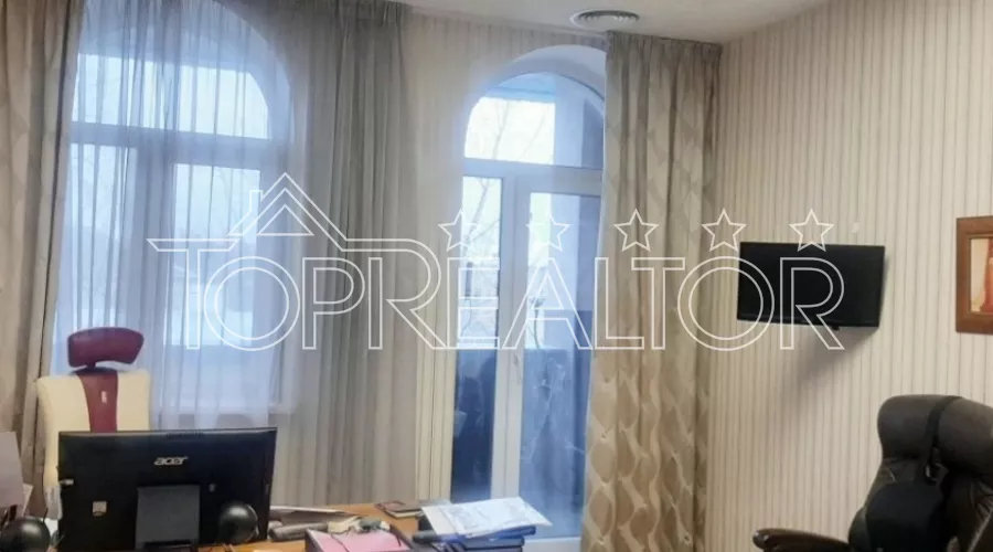 Продам 5-кімнатну квартиру в центрі міста, вул. Чернишевська 95 | Toprealtor