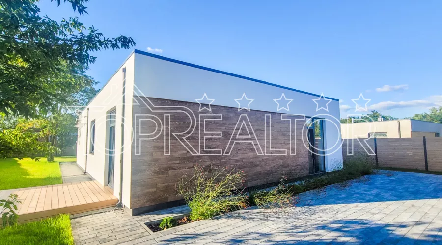 Продам невеликий житловий будинок-бунгало в сел. Лісове. Без комісії. | Toprealtor