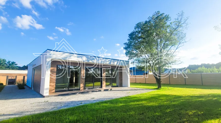 Продам невеликий житловий будинок-бунгало в сел. Лісове. Без комісії. | Toprealtor