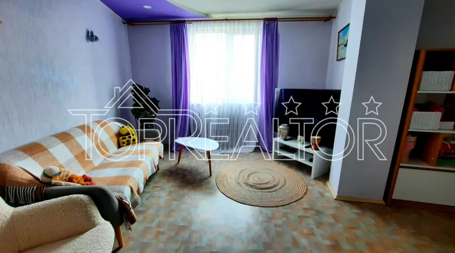 Продам 4-кімнатну студійну квартиру на вул. Гвардійців-Широнінців 93 | Toprealtor