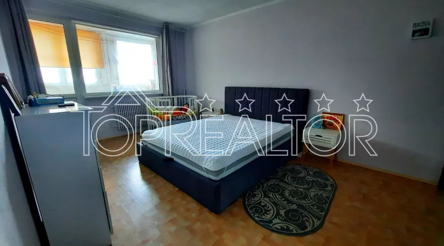 Продам 4-кімнатну студійну квартиру на вул. Гвардійців-Широнінців 93 | Toprealtor