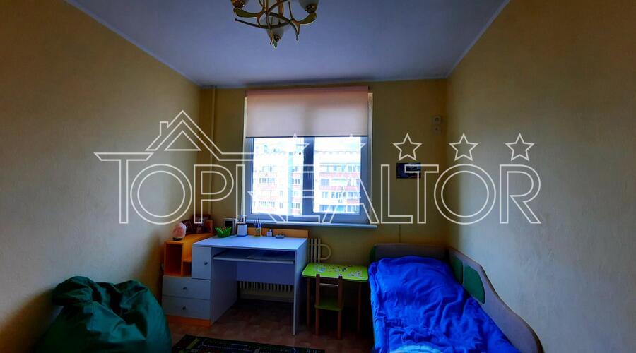 Продам 4-комнатную студийную квартиру на ул. Гвардейцев-Широнинцев 93 | Toprealtor