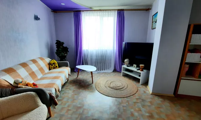 Продам 4-кімнатну студійну квартиру на вул. Гвардійців-Широнінців 93 | Toprealtor