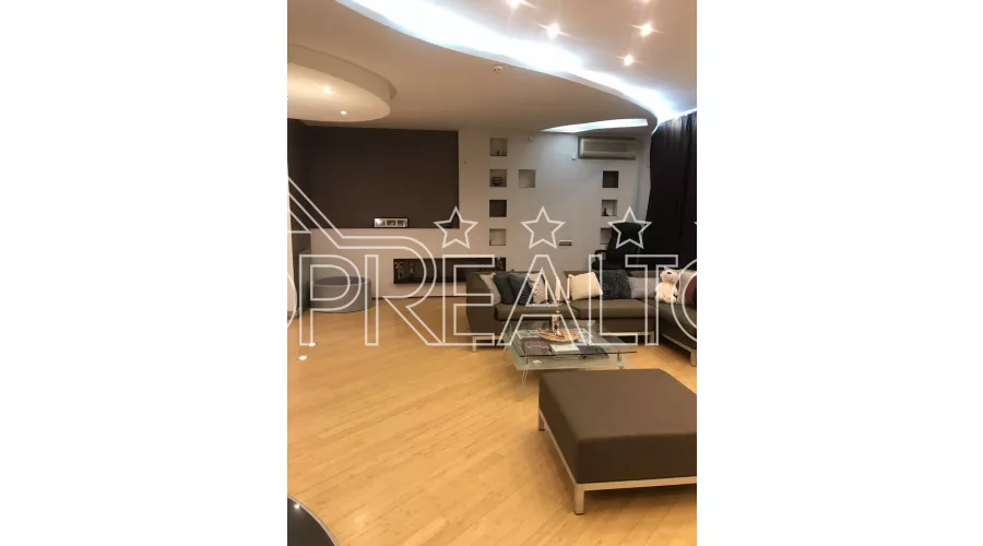 Ексклюзивна 4-кімнатна квартира в Тихому Центрі на вул. Лермонтовській | Toprealtor