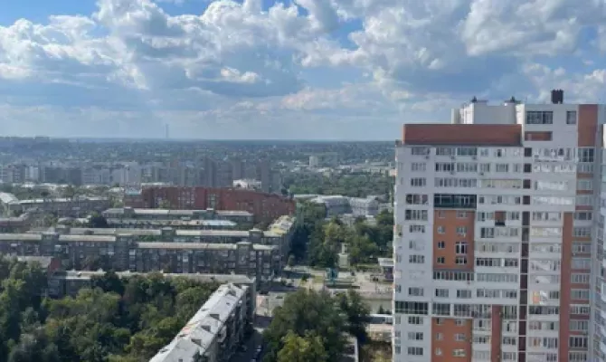 Продам 3-кімнатну квартиру в центрі на вулиці Культури 22-б | Toprealtor