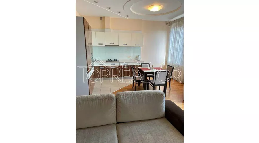 Елегантна 3-кімнатна студія з дизайнерським ремонтом і лоджіями в центрі міста! | Toprealtor