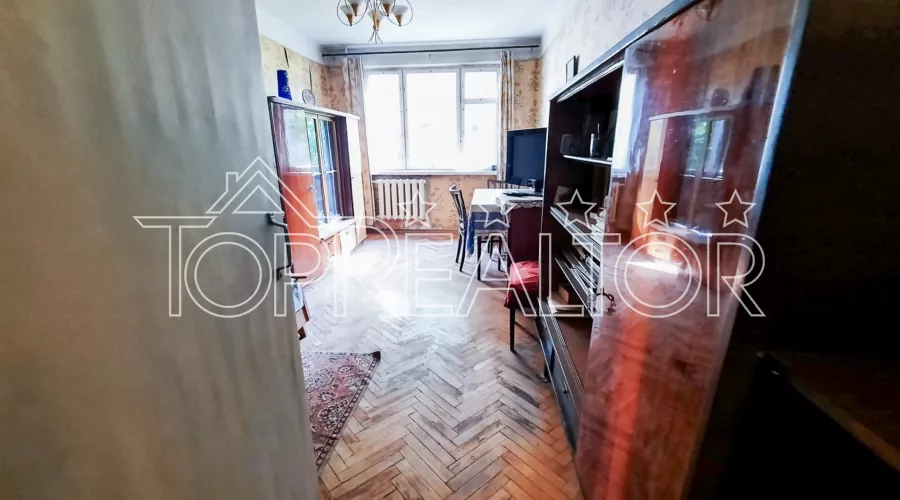 Продається 2-кімнатна квартира на вулиці Героїв Сталінграда 1/3 | Toprealtor