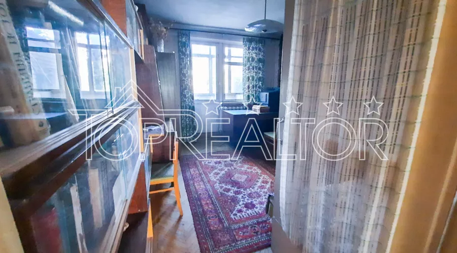 Продається 2-кімнатна квартира на вулиці Героїв Сталінграда 1/3 | Toprealtor