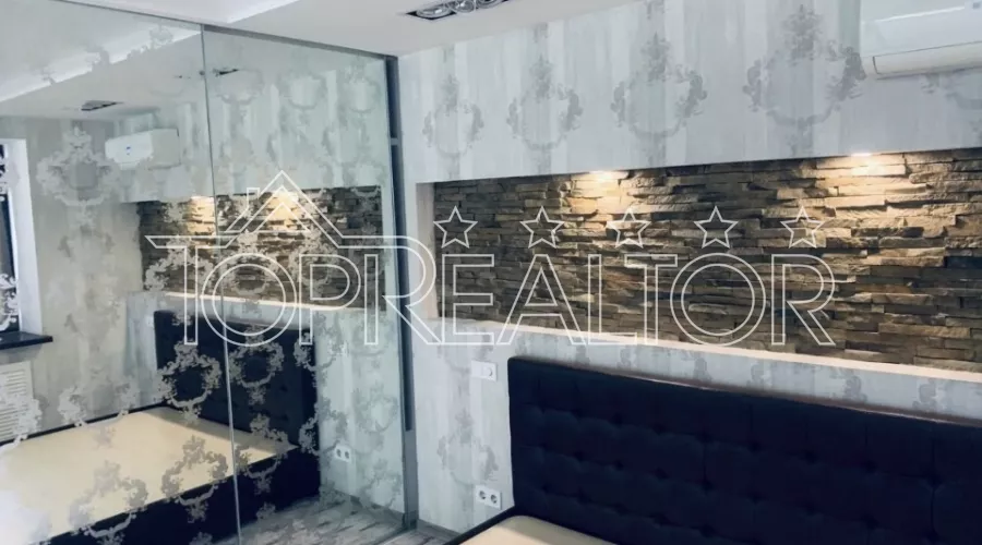 Продам 3-кімнатну квартиру по вулиці Шатиловській 1 | Toprealtor