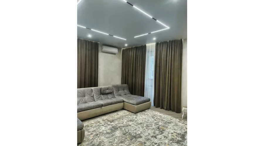 Продається простора 3-кімнатна квартира в центрі міста | Toprealtor