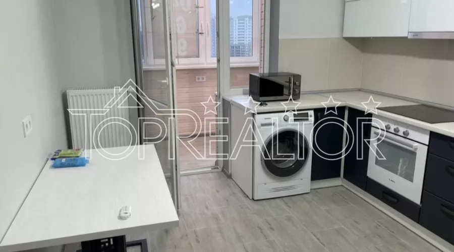 Продається 1 кімнатна квартира  по вул. Рогатинська Левада 12 | Toprealtor