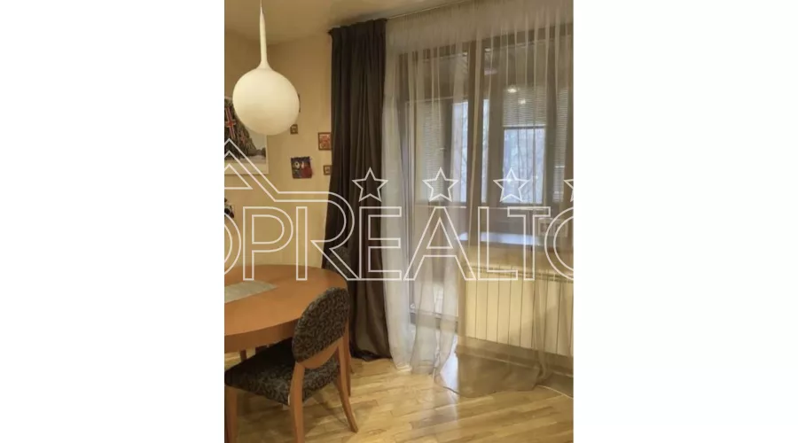 Продам 3 кімнатну квартиру площ. Конституції | Toprealtor