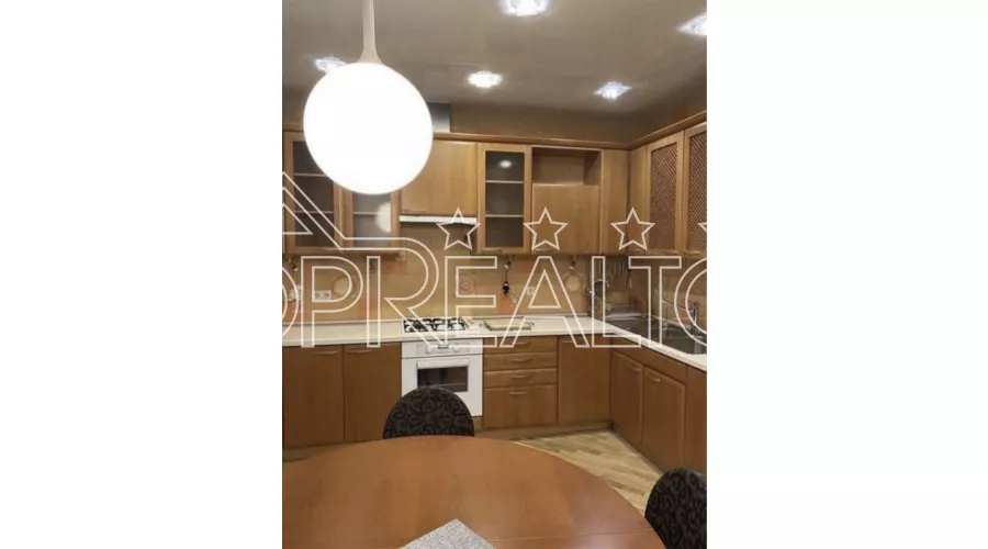 Продам 3 кімнатну квартиру площ. Конституції | Toprealtor