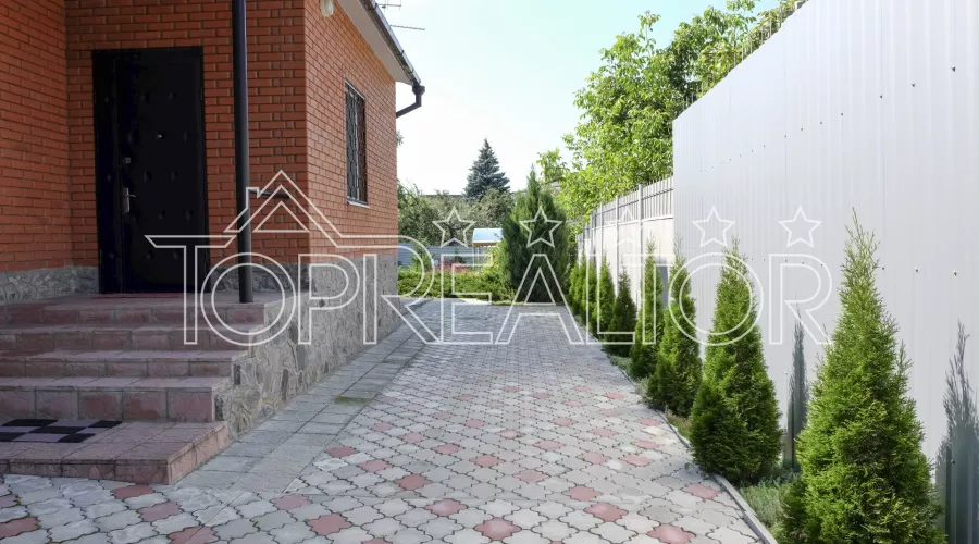 Будинок на тихій Шатиловській вулиці | Toprealtor