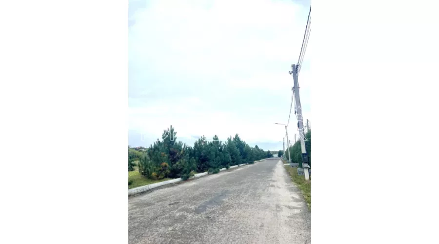 Продам земельну ділянку 0,7 га біля водосховища поблизу Шале Грааль | Toprealtor