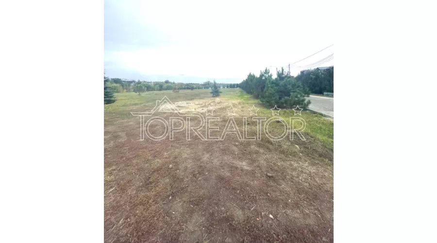 Продам земельну ділянку 0,7 га біля водосховища поблизу Шале Грааль | Toprealtor