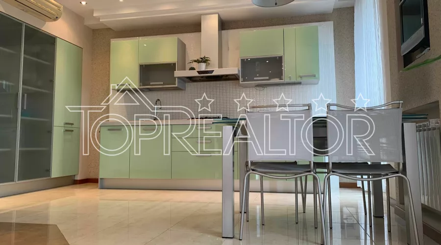 Продажа 4-комн. квартиры с 2-мя паркингами в ЖК Азарин | Toprealtor