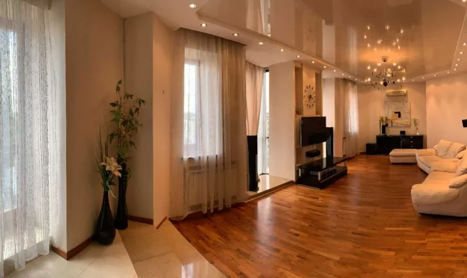 Продаж 4-кімн. квартири з 2-ма паркінгами в ЖК Азарін | Toprealtor