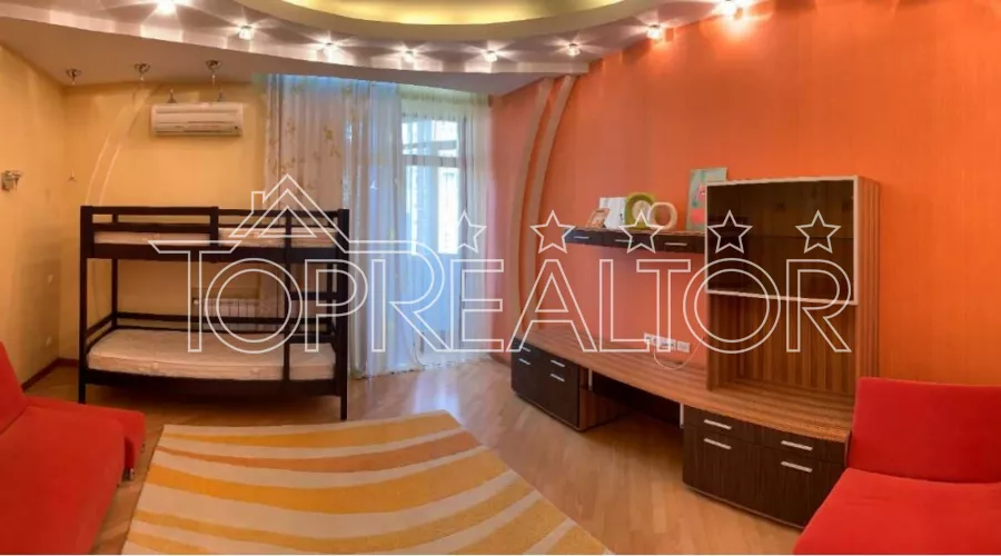 Продаж 4-кімн. квартири з 2-ма паркінгами в ЖК Азарін | Toprealtor