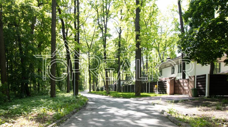 Красивый участок в посёлке Royal Club (Роял Клаб) площадью 22 сотки | Toprealtor